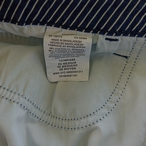 LEE LEG MID RISE BLUE STRIPED JEANS SHORTS LADIES SIZE 20 - Picture 9 of 10